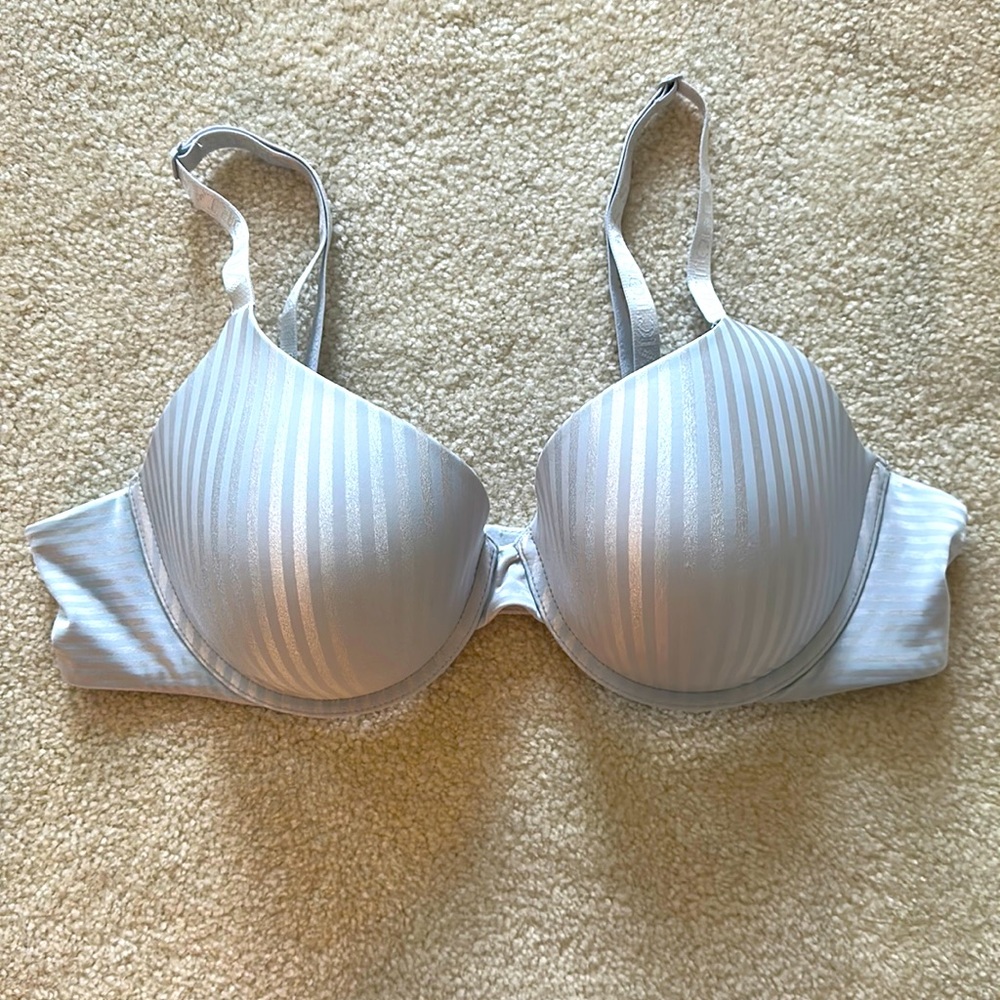 VS t-shirt bra
